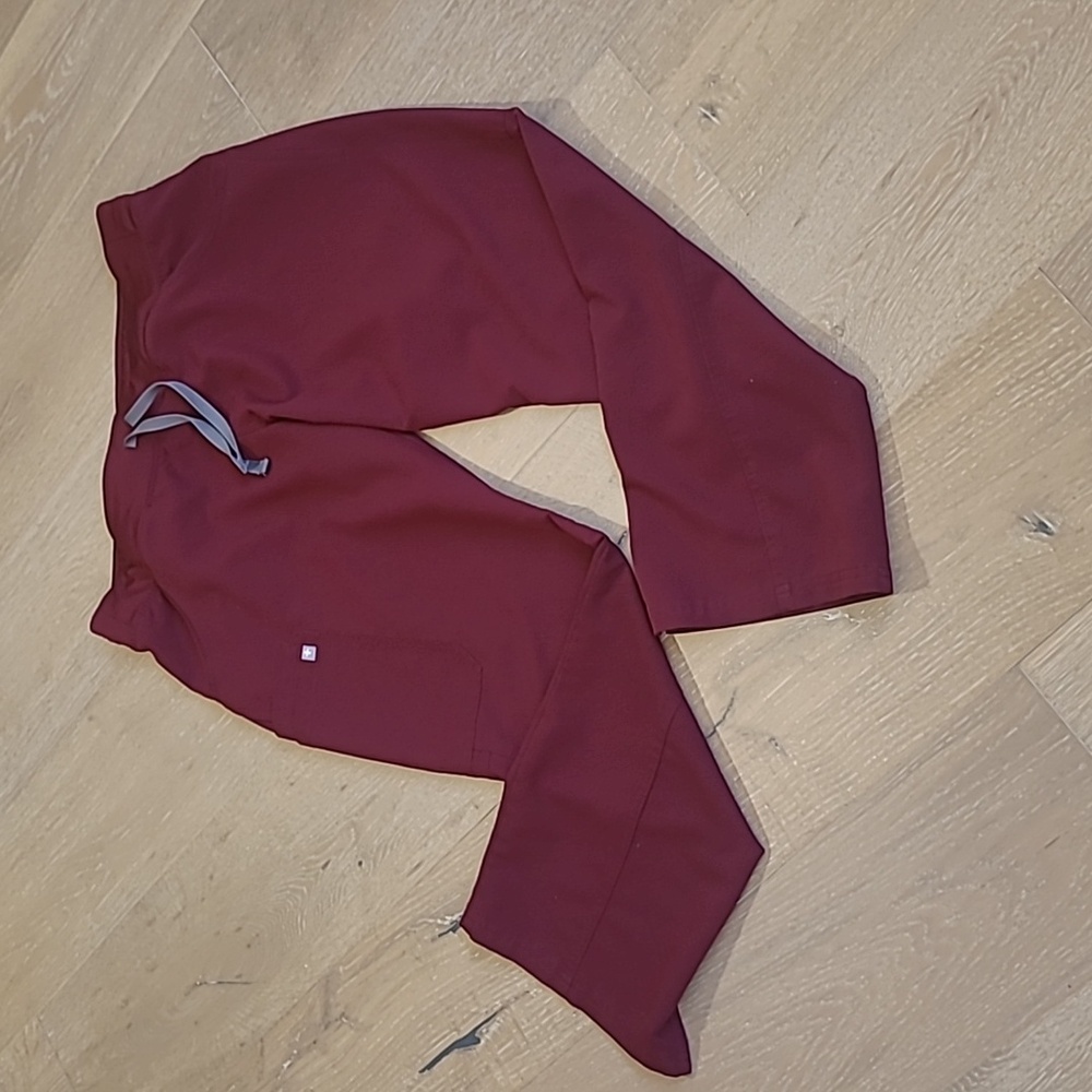 FIGS Scrub Pants Women's sz L Burgundy Kade Cargo Pants Scrub Bottoms